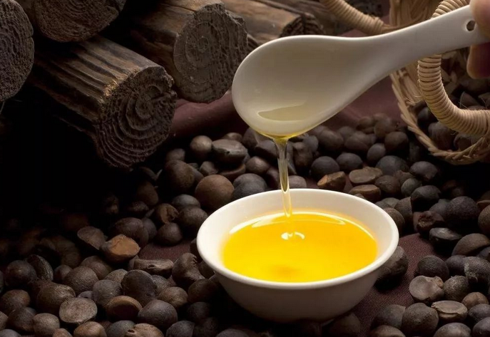 企鵝牌茶籽油雙螺桿榨油機，用心制造獲得客戶認(rèn)可(圖1)